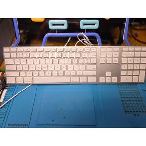 Apple A1243 Wired Aluminum Keyboard